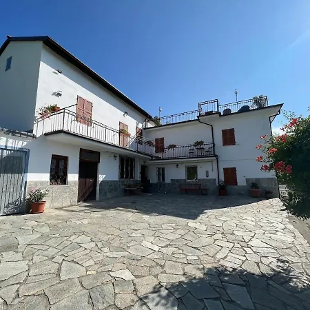 Casa vacanze Il Grappolo With Pool Alice Bel Colle